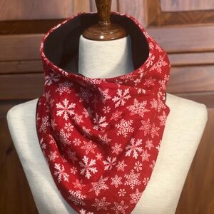 Red Snowflake Patterned Scarf